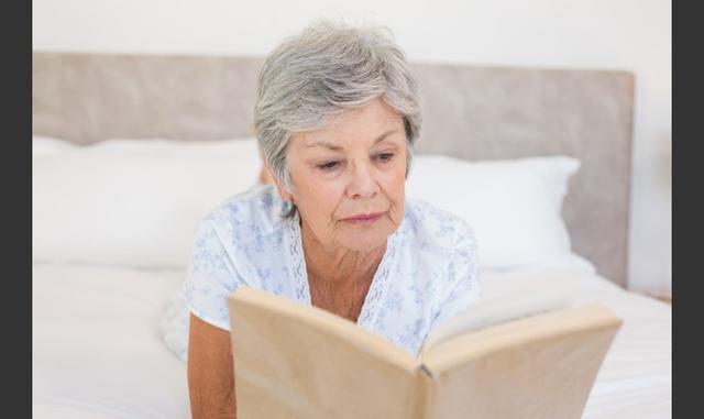 Foto 6 | Según el INEI; el 82.3% de la población adulta mayor femenina padeció algún problema de salud crónico, es decir, 11.6 puntos porcentuales más que los hombres adultos mayores (70.7%). (Foto: Freepik)