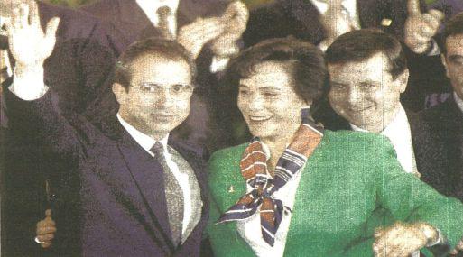 El presidente de México, Ernesto Zedillo, junto con la secretaria general del PRI, en la celebración del 66 aniversario de creación de su partido. (foto Reuter).