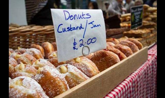 Fotos 2 | BOROUGH MARKET – LONDRES, INGLATERRA. La energía que habita en los alrededores del Borough Market de Londres se puede palpar con solo pasear por allí. Fruteros, panaderos, carniceros y pescadores se dan cita en un lugar donde los productos más f