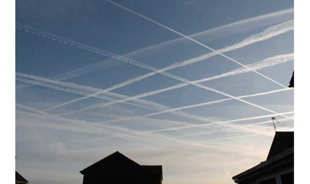 Homo mutatus: Generadas por el paso de aviones. (Foto: biobiochile.cl)