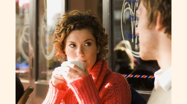 Starbucks planea abrir tres nuevos diseños de tiendas el próximo año, que diferenciarían entre sus clientes a los conocedores del café y a los consumidores 'al paso'. (Foto: Thinkstock))