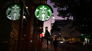 Director de Starbucks renuncia antes de testificar en Senado sobre sindicatos