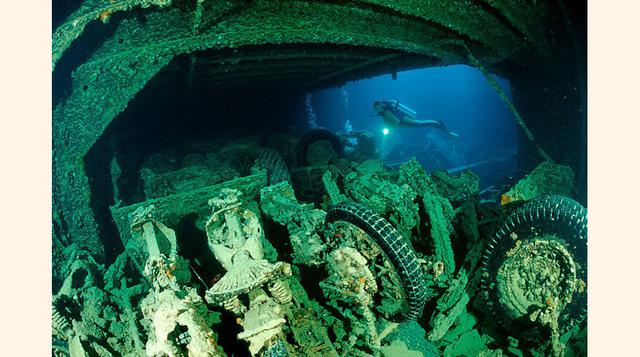 Motos en el fondo del Mar Rojo, Los aficionados a las historias bélicas de la Segunda Guerra Mundial tienen auténticos tesoros sumergidos en mares y océanos de todo el mundo. Como el 'U.S.S. Thistlegorm' (en la foto), un barco mercante británico