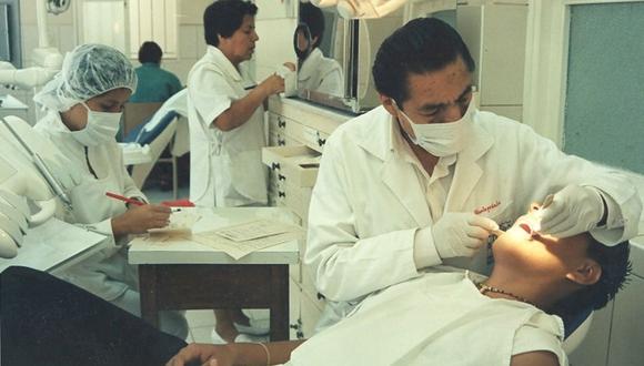 Según datos oficiales, de un total de 8,000 establecimientos de salud en el Perú, apenas hay un odontólogo en 2,600 de ellos (Foto: Andina).