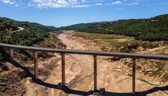The Rialb reservoir during a drought in La Baronia de Rialb, Spain.