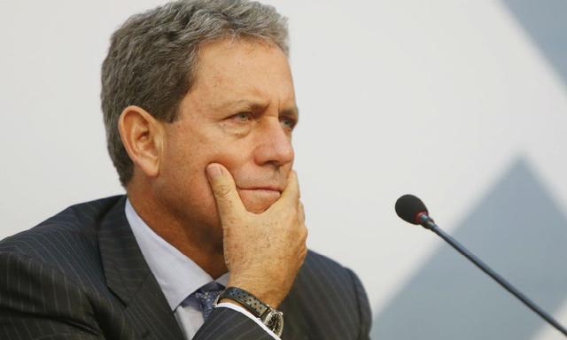 Miércoles 26. Cuatro de cada diez mayores de 65 años "no recibe una pensión":http://gestion.pe/economia/thorne-cuatro-cada-diez-mayores-65-anos-actualmente-no-recibe-pension-2188309, advirtió el ministro de Economía, Alfredo Thorne. Y en diez añ