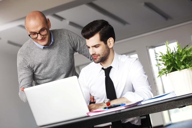 FOTO 4 | 4.- Buen clima laboral y buenos líderes
Si el empleador brinda a los colaboradores un lugar de trabajo adecuado, oportunidades para capacitarse, buen clima laboral y forma líderes para que gestionen bien a sus equipos, los colaboradores desarrollarán un sentido de pertenencia con la empresa. (Foto: Thinkstock)