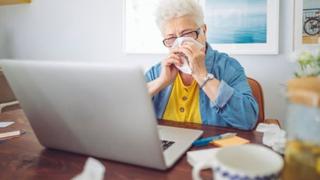 La tecnología alivia la soledad de los ancianos en el confinamiento