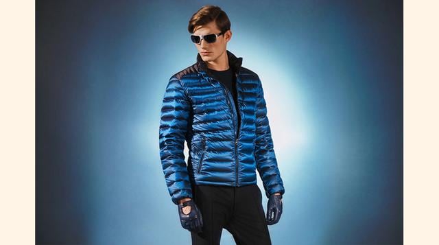 Esta exclusiva gama de ropa, compuesta de doce piezas y acompañada de gafas, fue presentada junto con el nuevo coche de alto rendimiento durante el último Salón Internacional del Automóvil Ginebra. (Foto: Megarricos)