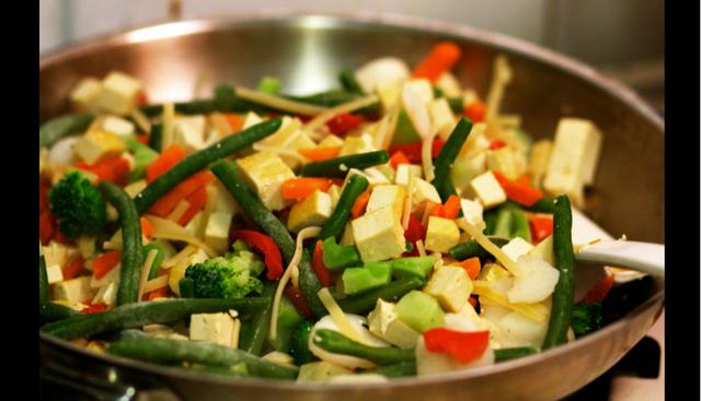 La sección alimenticia de CNN en Español recomienda el consumo habitual de vegetales. Para este espacio, son una gran fuente de fibra, ya que contiene grandes cantidades de vitamina A. (Flickr.com)