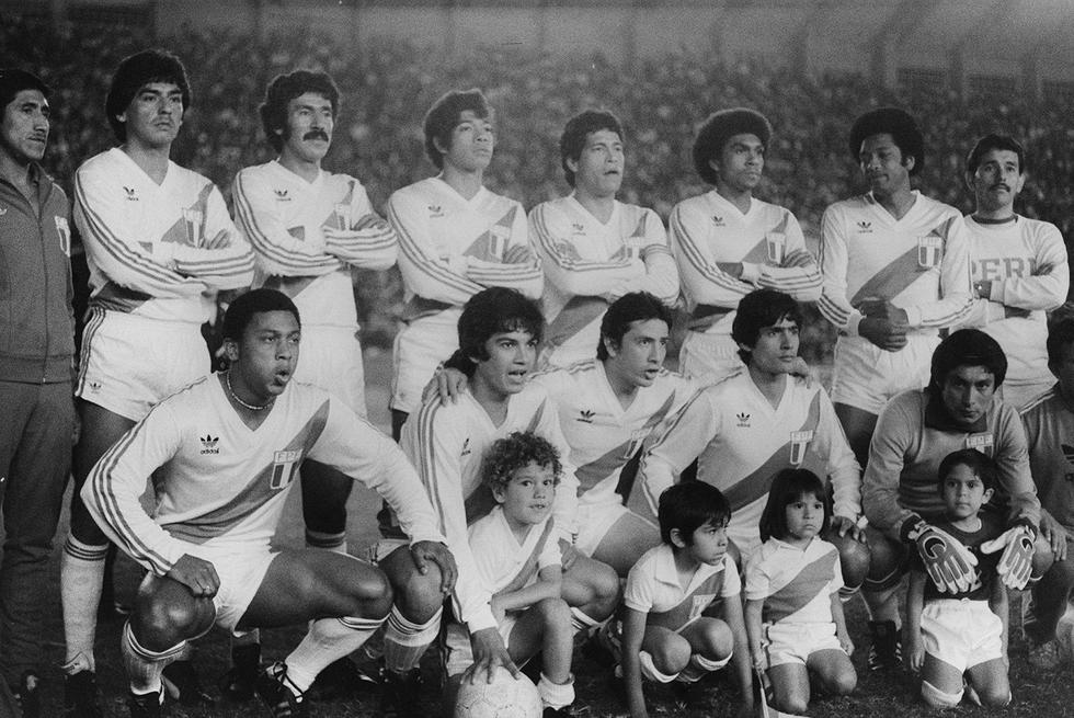 Adidas vuelve a vestir a la Selección Peruana entre los años 1983 a 1985. (Foto: GEC Archivo Historico)