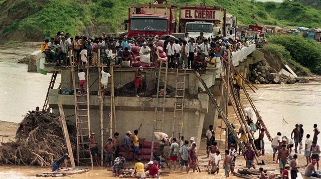 ·  No cruces puentes donde el nivel del agua se acerca al borde de los mismos.