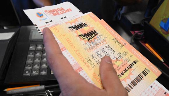 Tener el boleto millonario en tus manos es una gran manera de empezar el año (Foto: AFP)