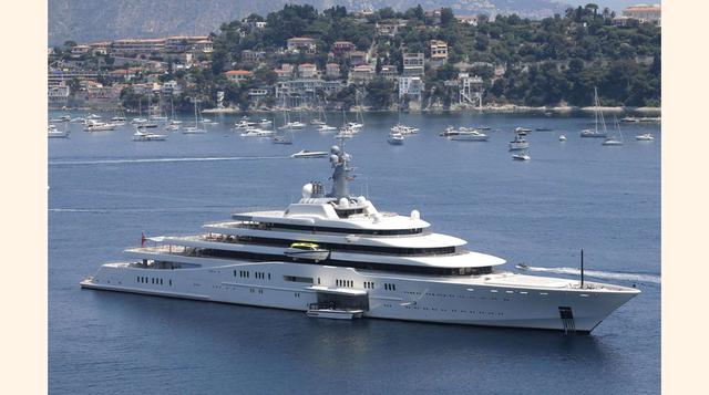 ECLIPSE – US$ 500 millones. Lanzado en el 2012 por el magnate de Abu Dhabi Sheikh Mansour, este megayate de 482 pies fu usado por Leonardo di Caprio en el 2014. Cuenta con todas las comodidades habituales  que solicitan los multimillonarios, incluyendo tr