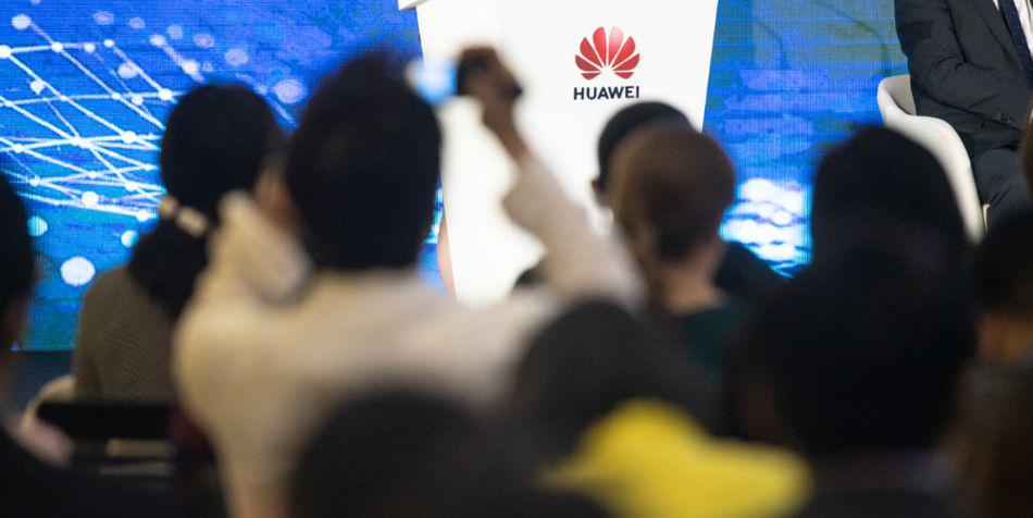 Huawei se convirtió en un astro de la industria al adentrarse en nuevos mercados, desarrollando una serie de teléfonos que ofrecen opciones costeables para familias de bajos ingresos. (Foto: AFP)
