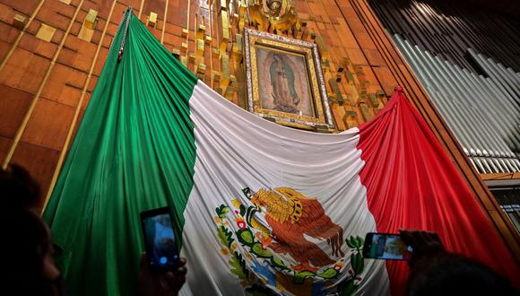 Desde el 11 de diciembre, miles de feligreses llegan a la Basílica de Guadalupe para conmemorar a la Virgen de Guadalupe. (Foto: AFP)