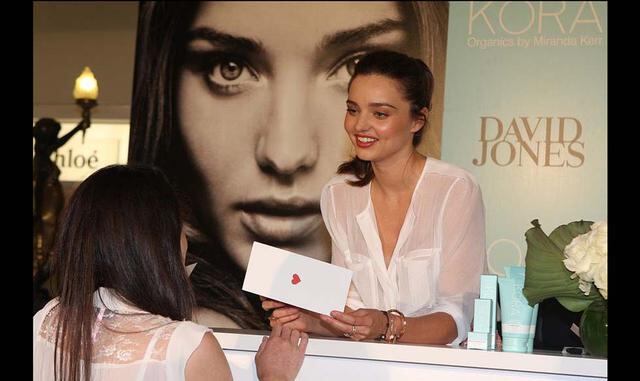 FOTO 18 | Spiegel comenzó a salir con la súper modelo Miranda Kerr en el 2015. Se conocieron durante una cena de Louis Vuitton en la ciudad de Nueva York en el 2014.