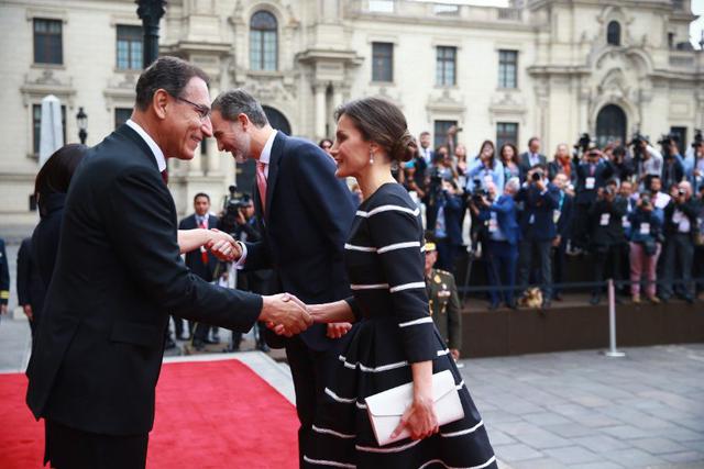 El presidente Martín Vizcarra recibió en Palacio de Gobierno a los reyes Felipe VI y Letizia de España para dar inicio a las actividades protocolares. (Foto: Twitter @PresidenciaPeru)