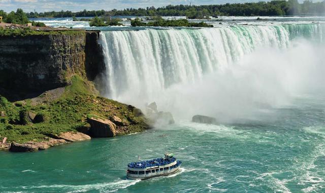 FOTO 10 | Cataratas del Niágara, Nueva York. Para vivir la experiencia completa, es recomendable tomar un tour en barco por las cataratas.