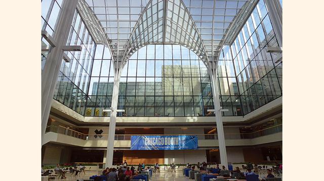 <b>University of Chicago: Booth (EE.UU.).</b> El salario annual promedio de sus alumnus tras el MBA llega a US$ 162,791. (Foto: uchicagoargonellc)