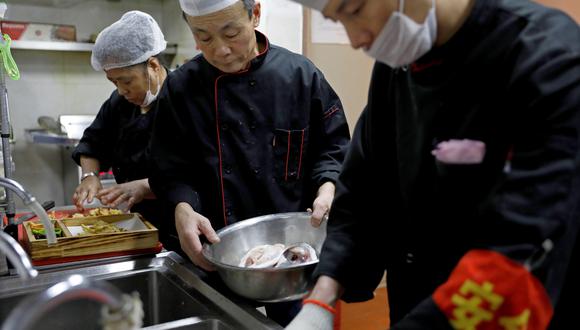Los restaurantes de Pekín podrán reanudar sus servicios el lunes. (Foto: EFE).