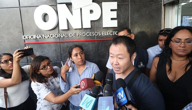 Incluso Kenji Fujimori acudió a la ONPE para solicitar un kit electoral, a fin de iniciar la inscripción de su propio partido: Cambio 21. (Foto: GEC)