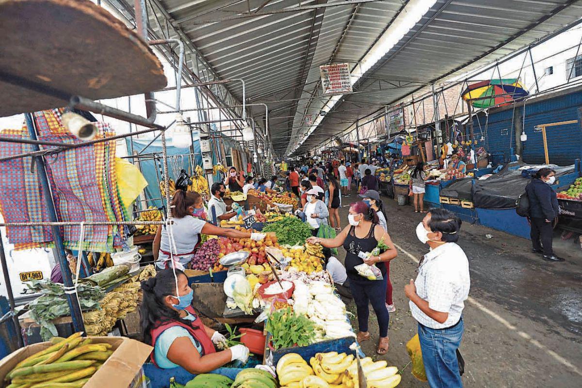 Caída. En el nivel socioeconómico D/E la caída de los ingresos fue de 58%. (Foto: GEC)