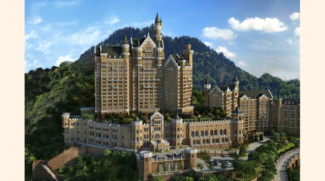 Está edificado sobre la montaña Lotus y tiene vistas a la bahía Xinghai y al Mar Amarillo. (Foto: Starwood Resorts)