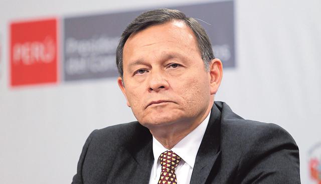 FOTO 6 | Néstor Popolizio (Ministro de Relaciones Exteriores). El titular de Torre Tagle cuenta con una aprobación de 24%. Se trata de una caída de un punto con respecto a febrero.
No obstante, su desaprobación entre los entrevistados sí tuvo una mayor alza. Pasó de 32% a 38%. Su mayor nivel de rechazo proviene del sector C, con 48.1%.