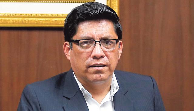 FOTO 3 | Vicente Zeballos (Ministro de Justicia). Su desaprobación se elevó tres puntos porcentuales en solo un mes. Ahora se ubica en 53%. Los más severos con su gestión son los peruanos del segmento C, con 59.7%, y en Lima, con 58.3%.
Su respaldo, que estaba en 27%, el más alto desde que asumió el cargo,  cayó a 21%.