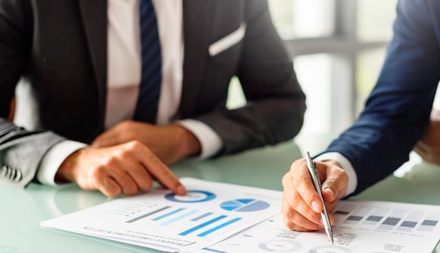 FOTO 4 | 4. Evitar discutir por temas del pasado

Por preponderancia de los balances internos y del entorno suelen aparecer rencores, culpas y resentimientos de vieja data. Si son fundamentales para tu salud y la sana convivencia, puedes establecer charlas sinceras y honestas. De lo contrario, es una buena etapa para soltar y seguir adelante. Esto incluye ser directo sin agredir evitando caer en la falsedad encubierta de buenos deseos navideños.