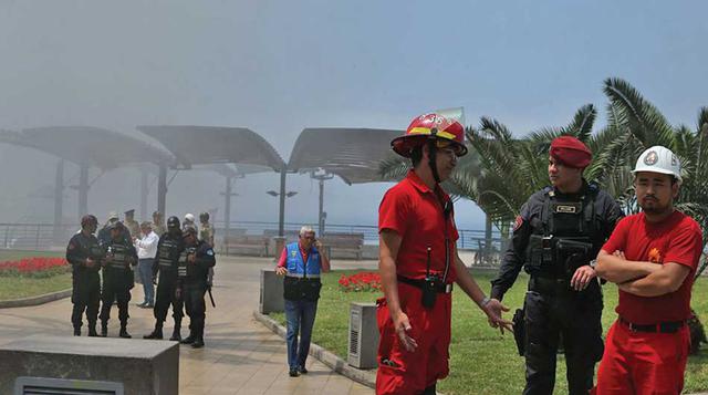 En noviembre y a falta de dos días de la cumbre APEC, se registró un incendio en el cine UVK de Larcomar, el cual dejó cuatro muertos. Luego de un mes, en diciembre, el centro comercial reabrió sus puertas.  (Foto: Andina).