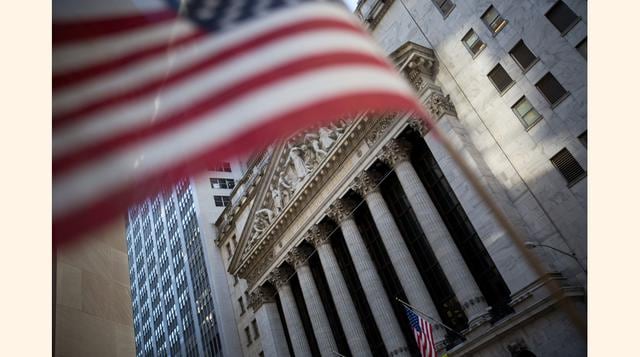 Los rendimientos de los bonos a 30 años, que operan de manera inversa a los precios, anotaron su mayor alza en más de cinco años, mientras que la rentabilidad de la deuda a 10 años marcó su incremento más grande desde julio del 2013. (Foto: Bloomberg)