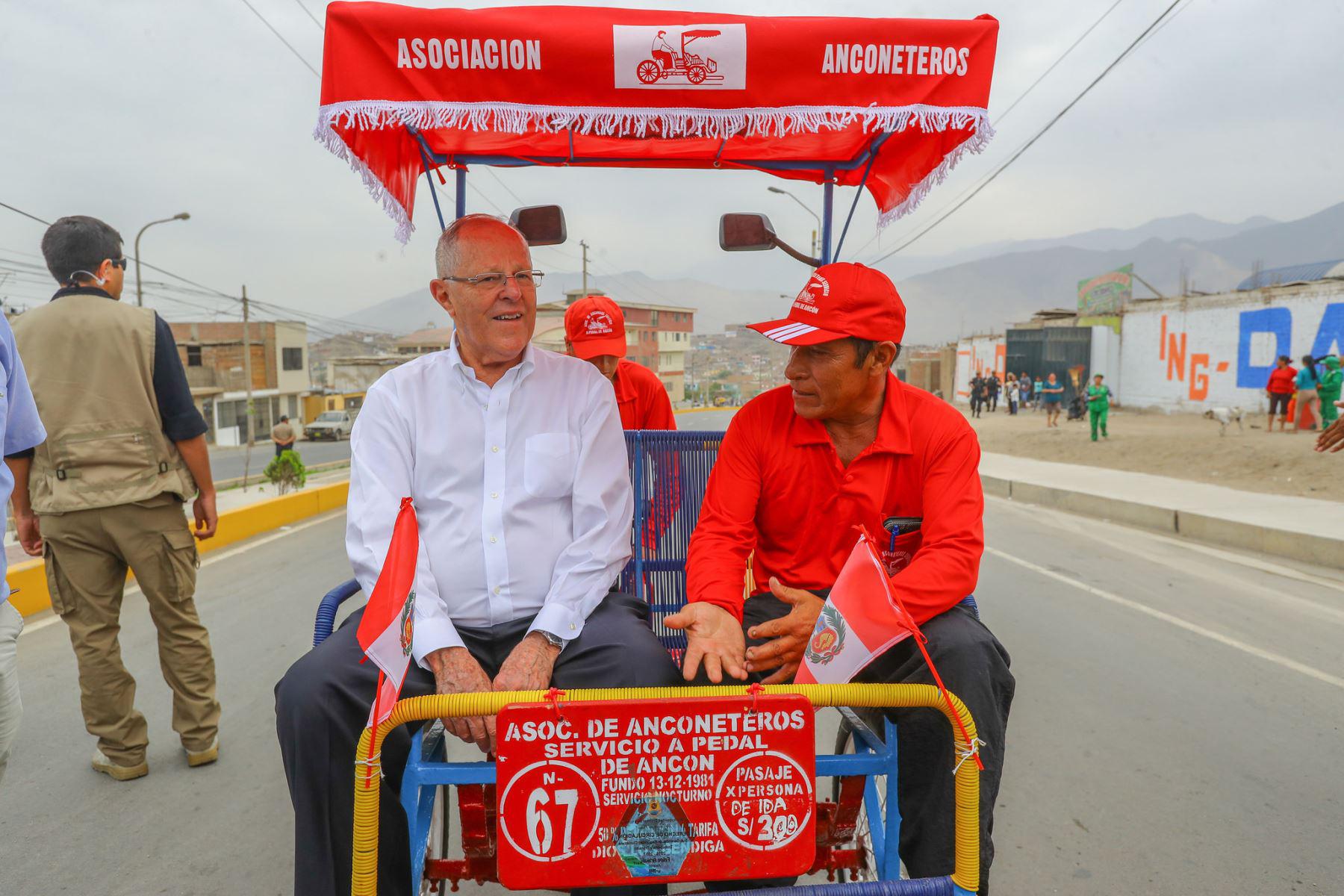 Solo el 28% de los trabajadores está empleado por el sector formal que respeta la remuneración mínima, donde la mayoría de este grupo gana por encima de ese mínimo (Foto: Andina).