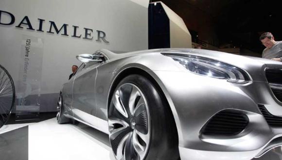 Daimler ha tenido que llamar a revisión unos 700,000 autos, de los cuales cerca de 300,000 en Alemania, aunque contesta las acusaciones de las autoridades.