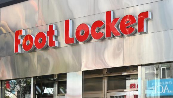 ¿Te preguntas por qué Foot Locker está cerrando más de 400 tiendas para el 2026? Exploramos las razones detrás de esta decisión estratégica y cómo podría impactar en el panorama minorista y en los consumidores (Foto: AFP)