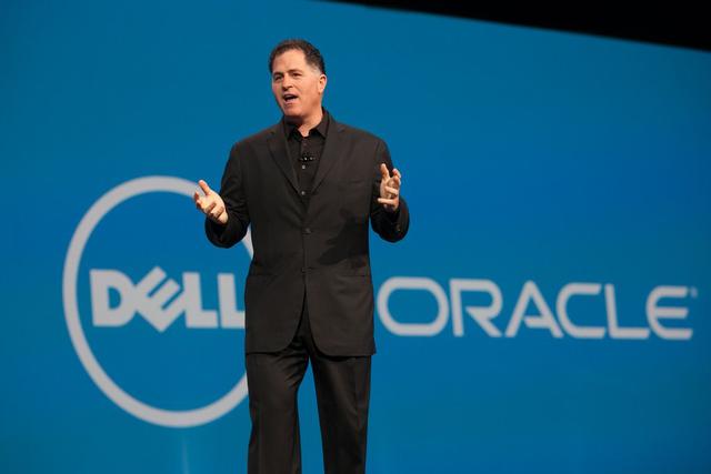 FOTO 6 | 5. Michael Dell – US$ 23,3 mil millones (€18,8 MM). Michael Dell siempre tuvo interés en hacer dinero. Cuando comenzó a estudiar en la Universidad de Texas usó sus ahorros de $1,000 (€896) para crear su compañía Dell, creando computadoras con piezas de otros equipos. Dell creció hasta convertirse en un gigante y él ahora es una de las personas más ricas del mundo.