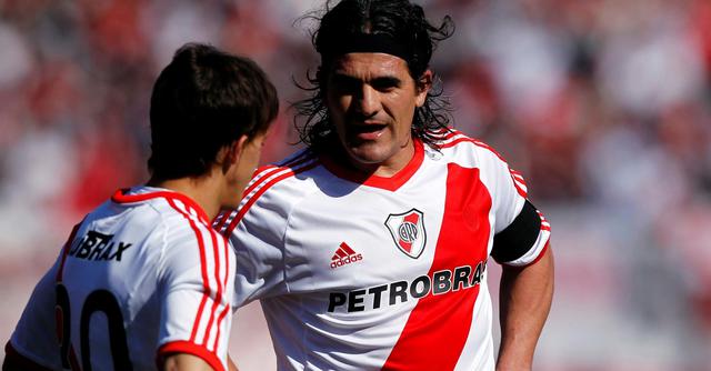 Foto 7 | Un partido con 7 goles. El partido más vibrante fue la vuelta de esos cuartos de la Copa Mercosur, donde River ganó por 4-3 en el Monumental un partido que tuvo que remar a contracorriente, pues Flamengo se puso en ventaja tres veces. Fue una noche pletórica del tridente formado por Ariel Ortega, Pablo Aimar y Javier Saviola. (Foto: eurosport)