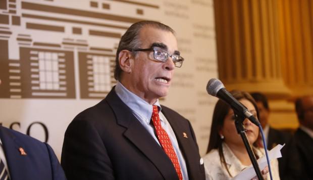 Pedro Olaechea cuestionó al mandatario Martín Vizcarra, al señalar presuntas incoherencias en su discurso. (Foto: GEC)
