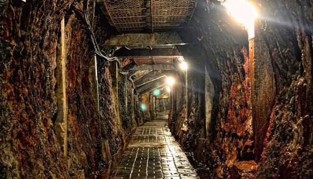 FOTO 17 | Patrimonio de la minería del carbón de Ombilin de Sawahlunto, Indonesia. Construido para la extracción, procesamiento y transporte de carbón de alta calidad en una región inaccesible de Sumatra, este sitio industrial fue desarrollado por el gobierno colonial de los Países Bajos desde fines del siglo XIX. Foto: unesco.org.