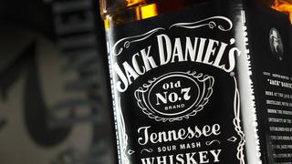 Fabricante de whisky Jack Daniel’s se beneficia de alza de precios y viajes de lujo