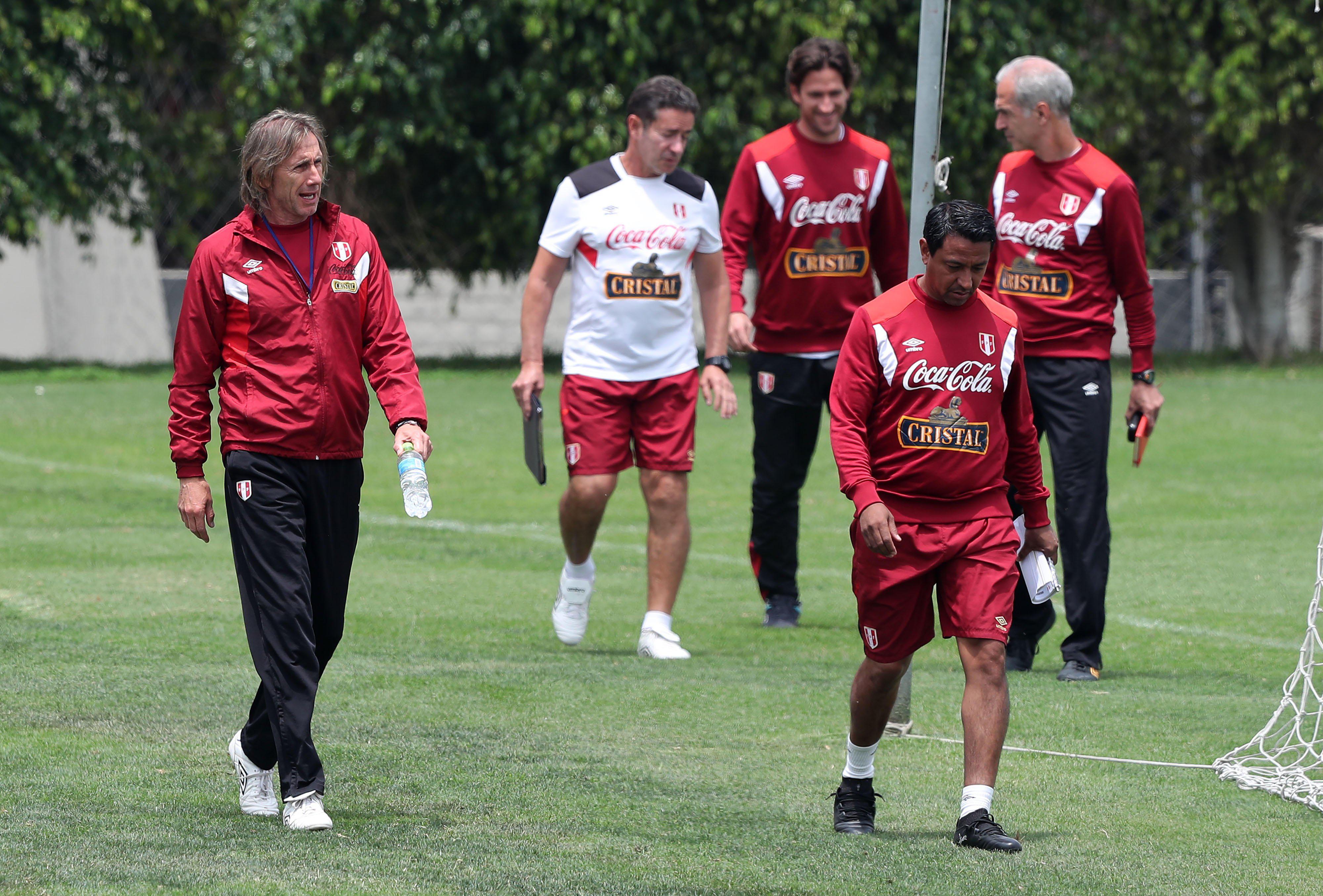El comando técnico de la selección peruana aceptó reducir su salario en un 25% por tres meses (Foto: EFE/Ernesto Arias)