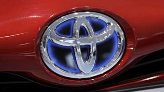 Toyota llama a revisión 2.4 millones de vehículos híbridos en el mundo