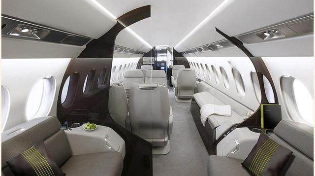 El 5X viene también con ventanas más grandes, inundando todo el avión con luz natural. (Foto: Megaricos)