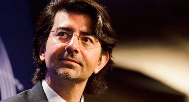 FOTO 9 | Pierre Omidyar