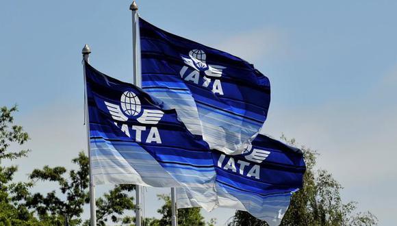 La IATA dijo que lanzaría un pase de viaje de COVID-19 a finales de marzo, poniendo en funcionamiento un sistema digital para los resultados de las pruebas y los certificados de vacunas que ayudarán a facilitar los viajes internacionales. (Foto: Reuters)