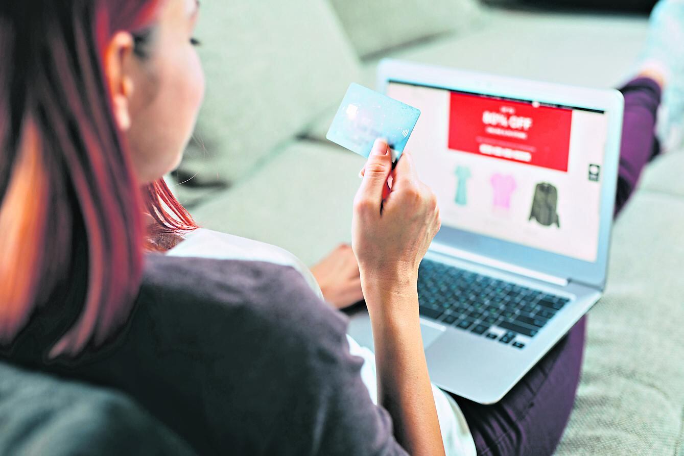 El estudio también ha encontrado que un 13% de la población conectada comprará el mismo regalo que tenía planeado antes de que comenzara la cuarentena.  (Foto: iStock)