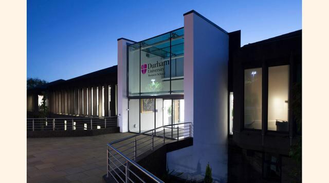 Durham University Business School. Su Global MBA se ubicó en sexto lugar.  El salario de sus egresados alcanza los US$114,422 al año (Foto: durham)