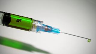 Bruselas lanza una campaña para financiar la búsqueda de la vacuna contra el Covid-19