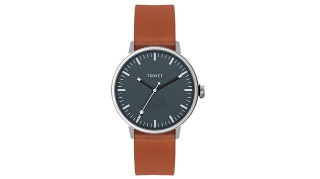 Tsovet. La simplicidad de la apariencia y la audacia del color de pantalla en este Tsovet se combinan para crear un ejemplar muy divertido. Me recuerda a algo que un personaje de una película de Wes Anderson usaría, perdería e luego trataría de recuperar 